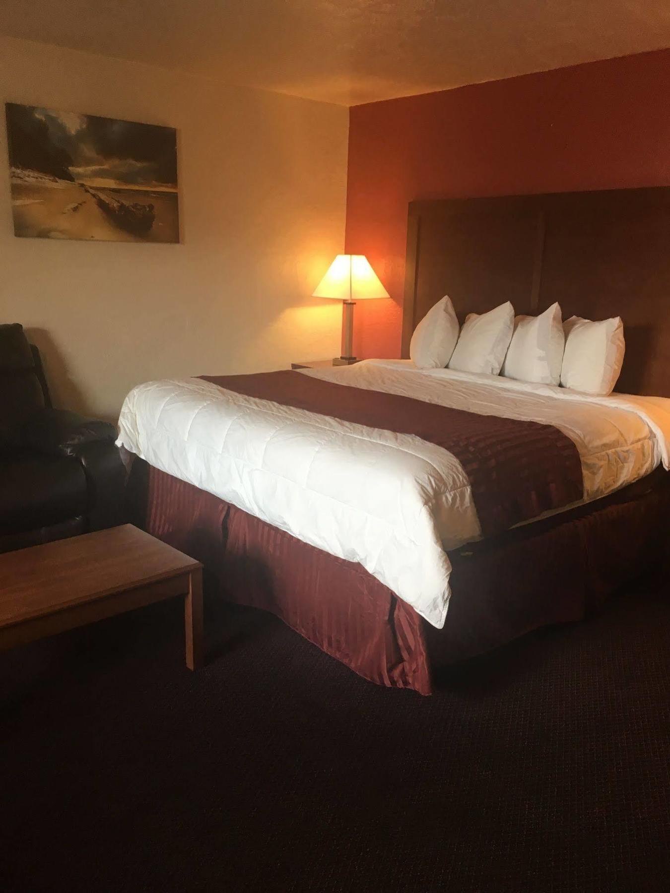 Red Carpet Inn Medford Zewnętrze zdjęcie