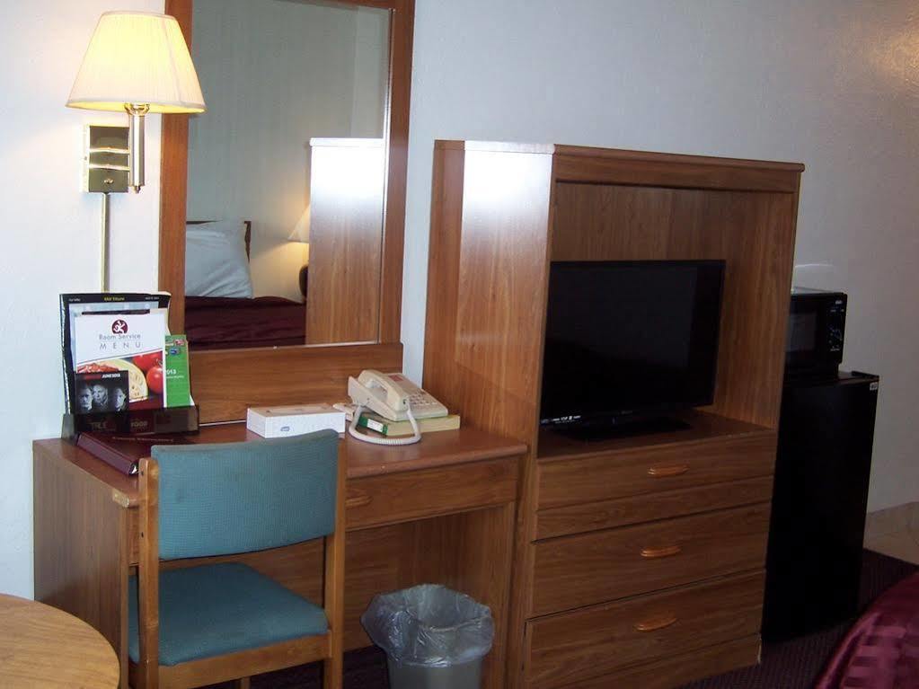 Red Carpet Inn Medford Zewnętrze zdjęcie