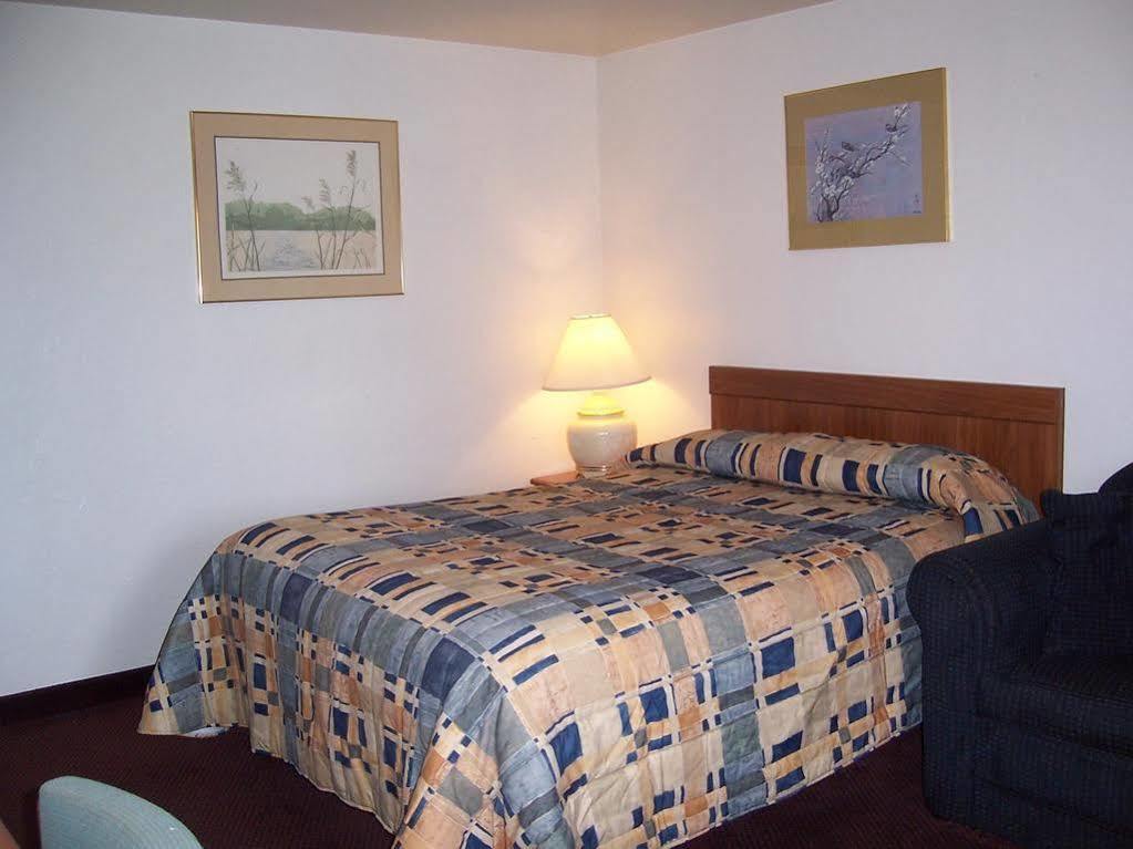 Red Carpet Inn Medford Zewnętrze zdjęcie