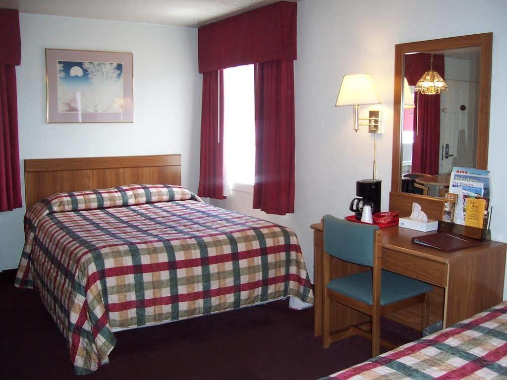 Red Carpet Inn Medford Zewnętrze zdjęcie